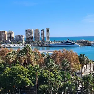 Penthouse With Solarium In The Center Of Malaga-atico Con Solarium En El Centro De Appartamento